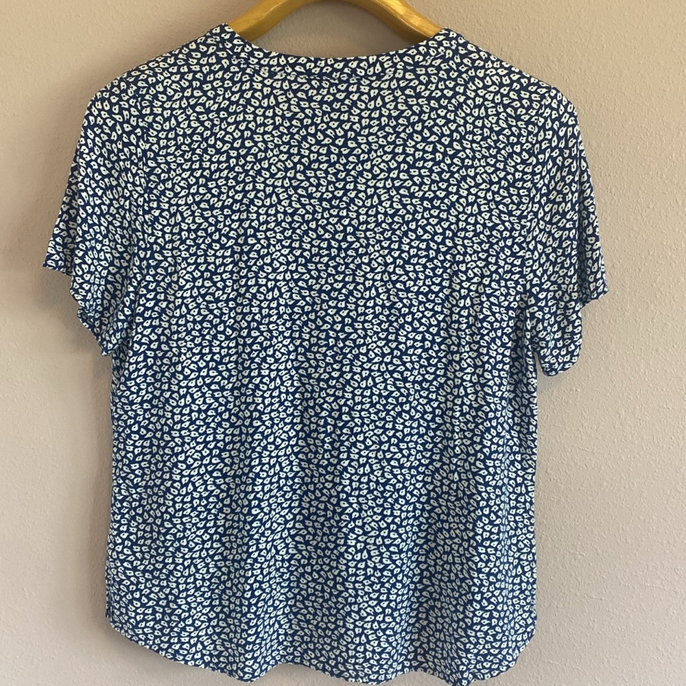 Amazon Essentials top, Size L - Picture 2 of 7